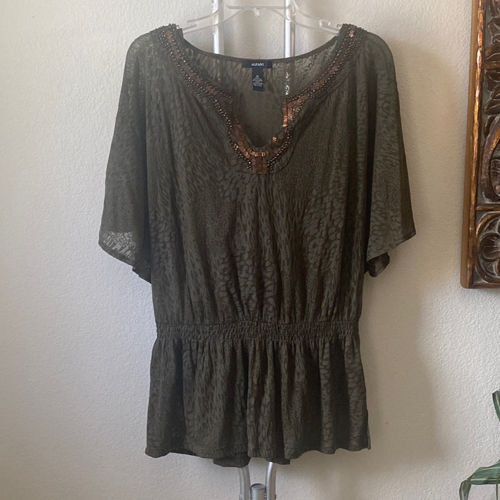Brand: Alfani Size: medium color: green